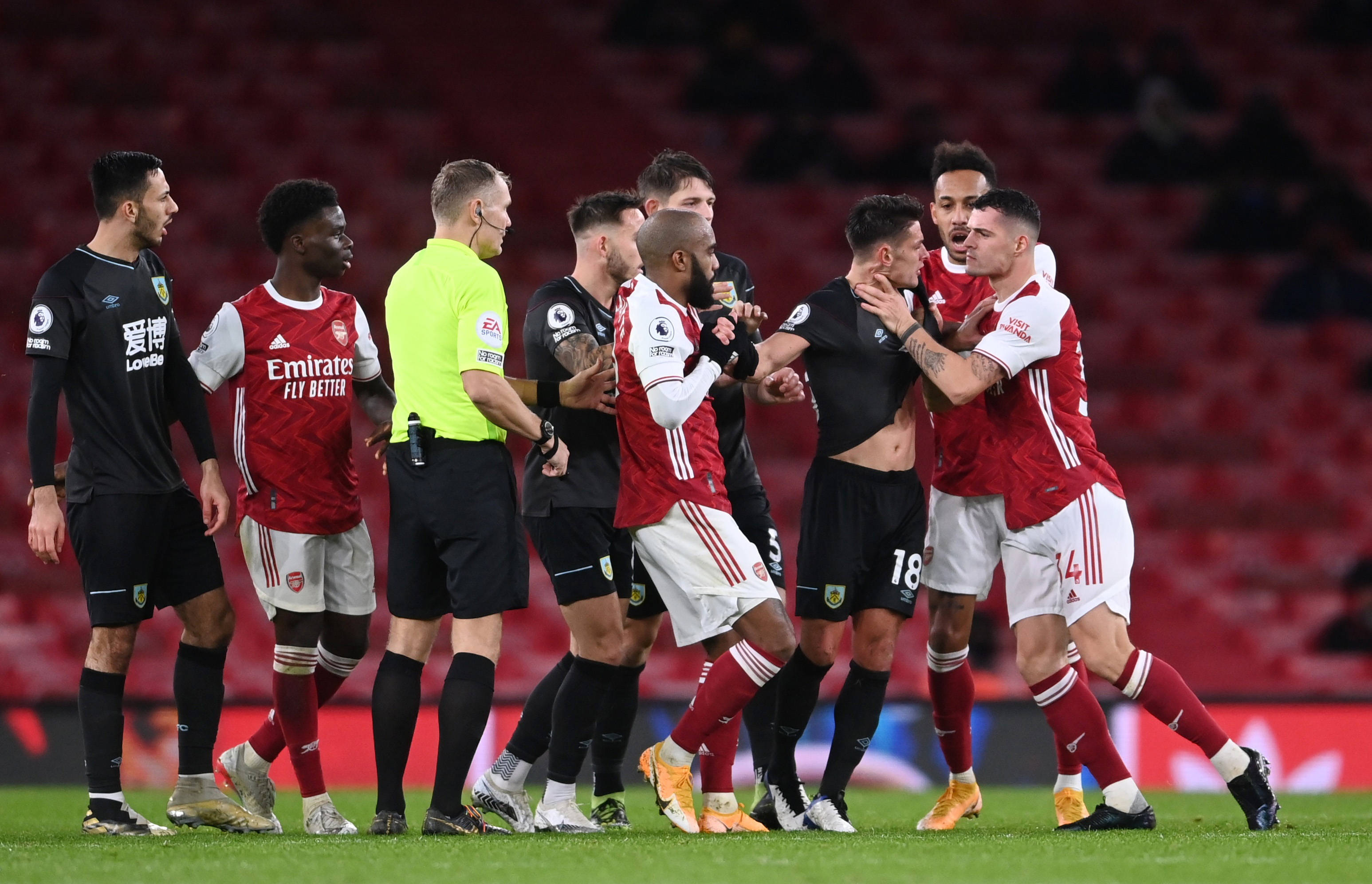 牌停赛将错 牌停赛将错