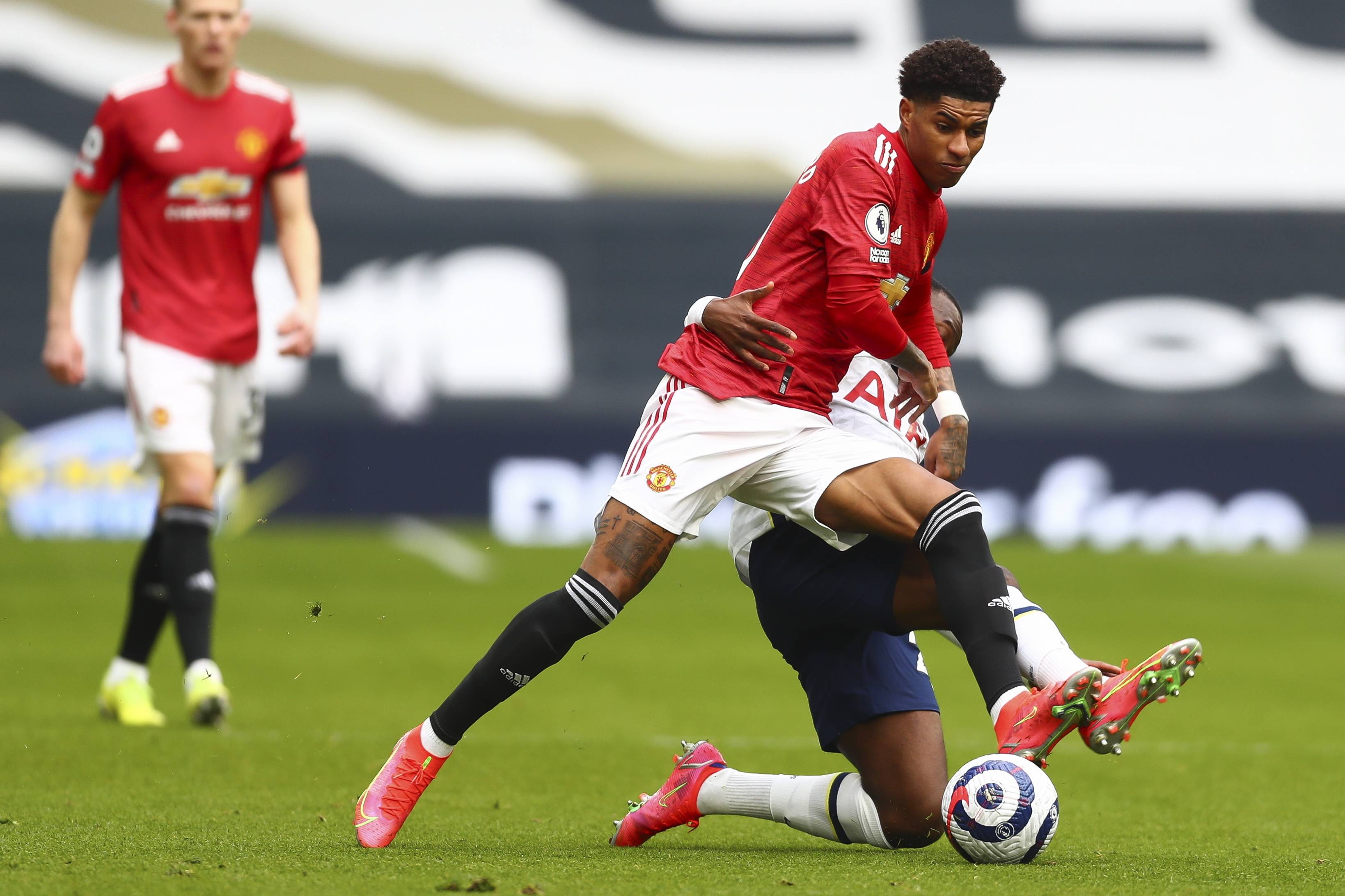 和巧妙地利 和巧妙地利